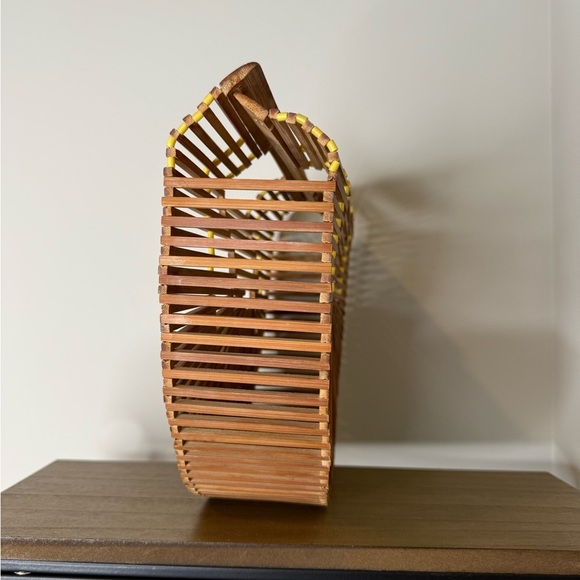 Stylish Bamboo Handbag - Picture 3 of 7